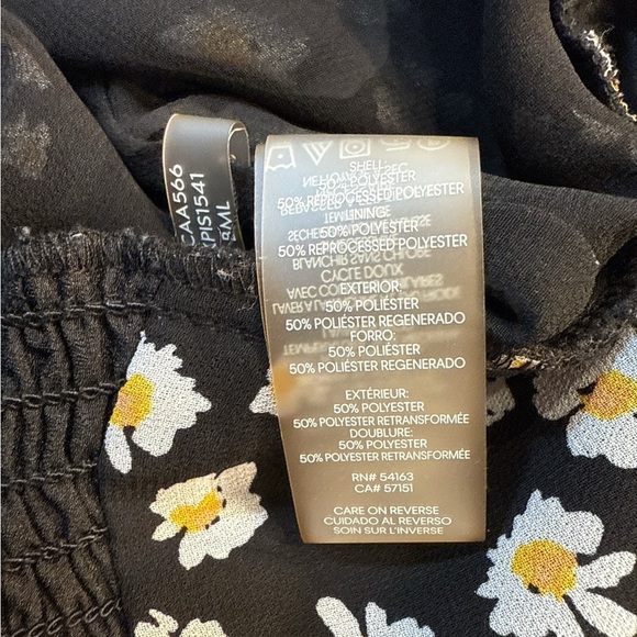 Karl Lagerfeld Black Floral Flutter Sleeve Women's Blouse Size M/L Pre-owned EUC - Picture 7 of 10